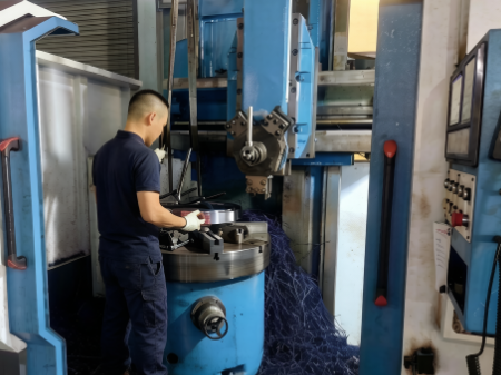 ZZ Slewing Rings Gear Hardening Treatment