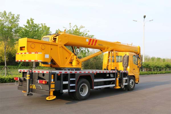 Vòng xoay cần cẩu tháp